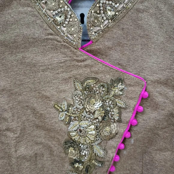 Festive dress - Picture 4 of 9